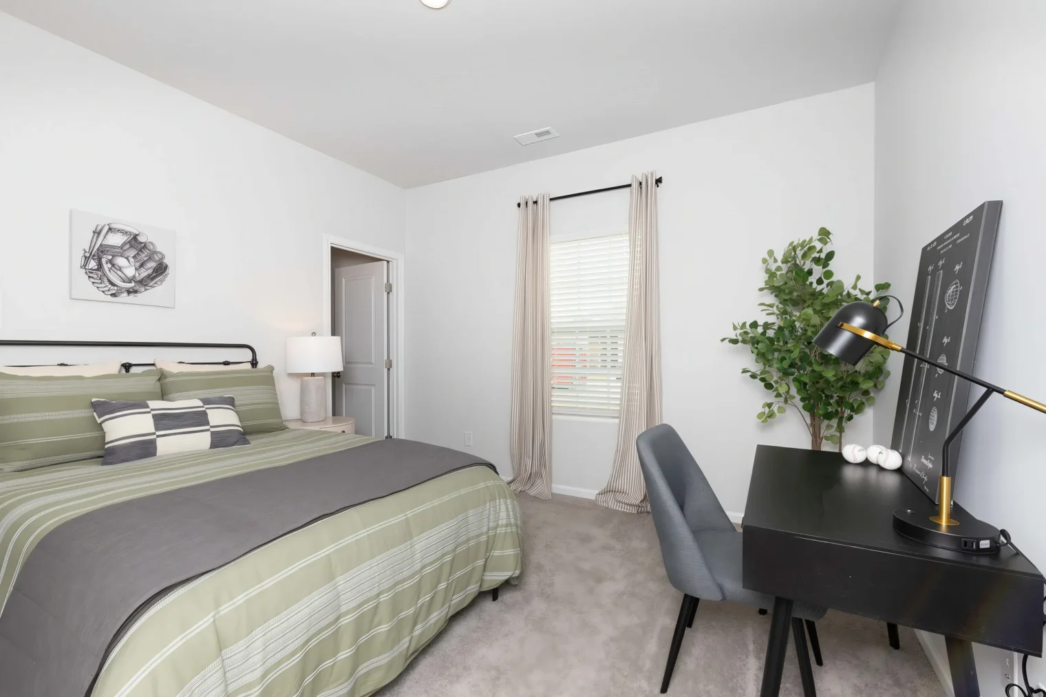 1915 boynton way se 20240625 small 017